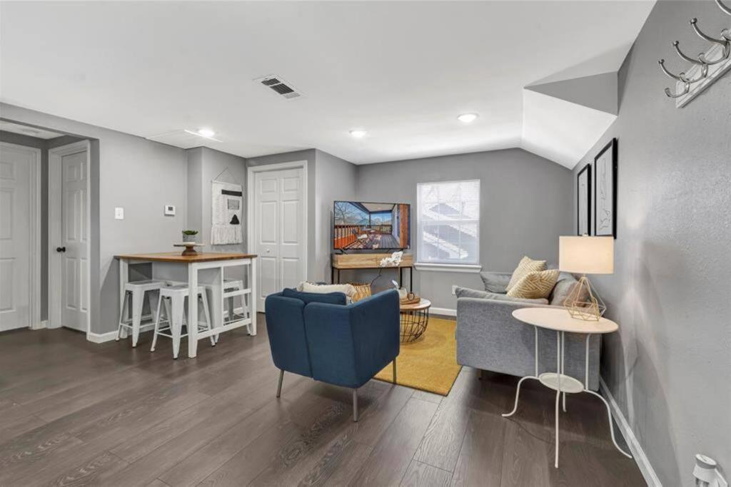 Super Cozy 2 Bedroom With Fast Wifi And Queen Bed Close To Downtown Houston!! エクステリア 写真